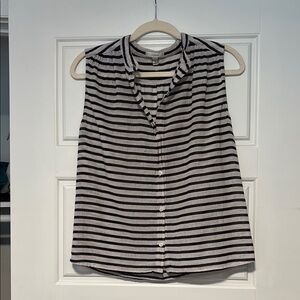 $5/25! Add 5 to bundle to get for $25‎ J. Crew Sleeveless Blouse Collar